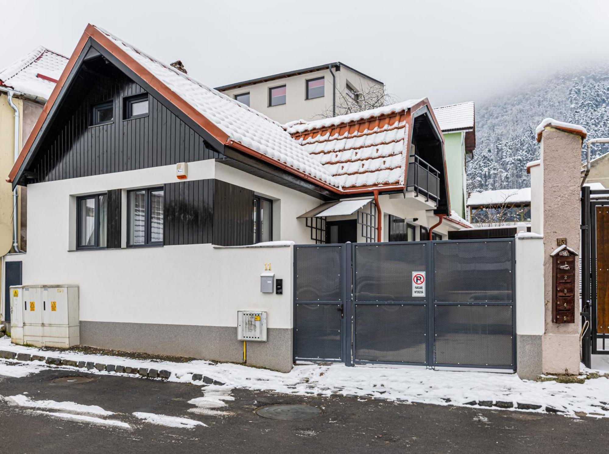 Sun Villas Accommodation Braşov Exteriör bild